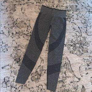 Victoria’s Secret Pink leggings